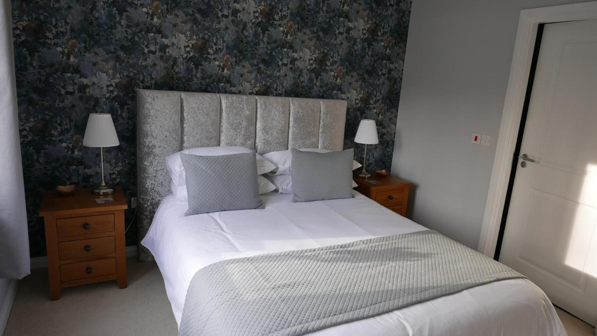 Hedgefield House Flat 34 *